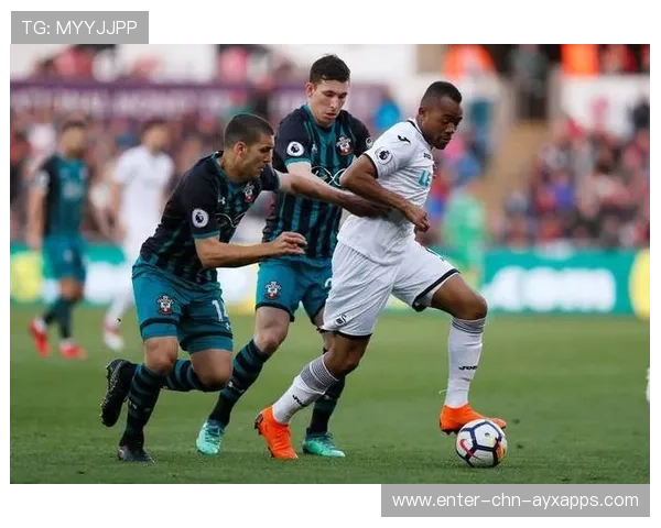 南安普顿反击组织清晰,阿姆斯特朗怒射洞穿球门